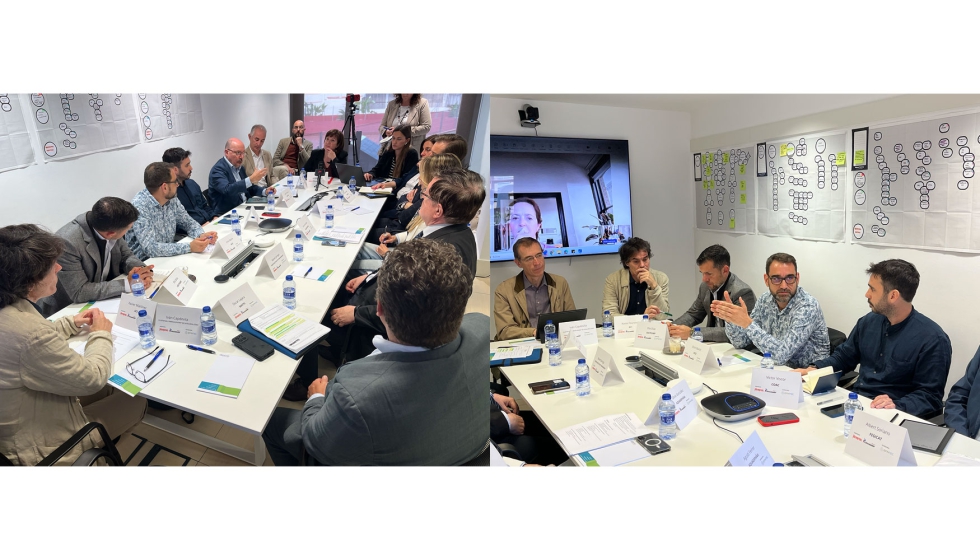 Dos instant�neas de la mesa redonda con representantes institucionales y fabricantes...