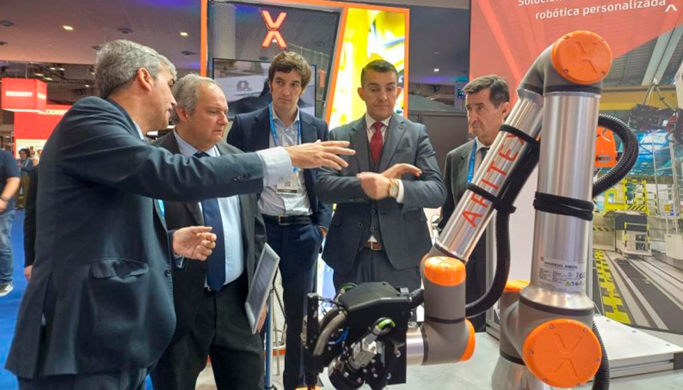 Jordi Hereu, ministro de Industria y Turismo, en stand de Aritex en Advanced Factories 2026
