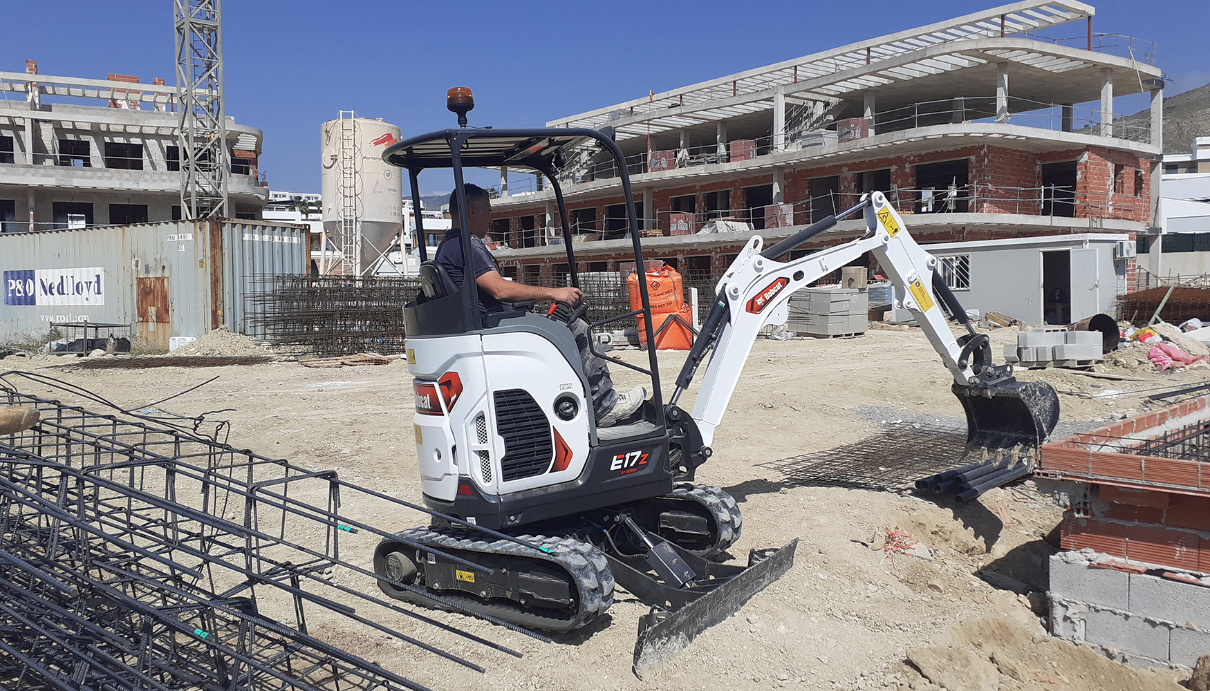 Miniexcavadora Bobcat E17z adquirida por Centro de Gesti�n y Desarrollo Inmobiliario del Mediterr�neo