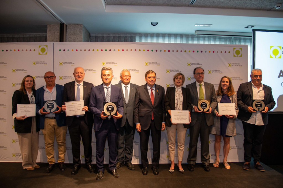 Imagen de los galardonados en los Premios Cooperativas Agro-alimentarias de Espa�a...