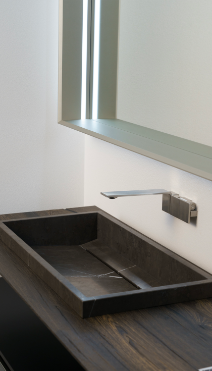 Las encimeras suspendidas en Madera F�sil de Ideagroup refuerzan la tendencia hacia materiales naturales y superficies de fuerte valor t�ctil y...