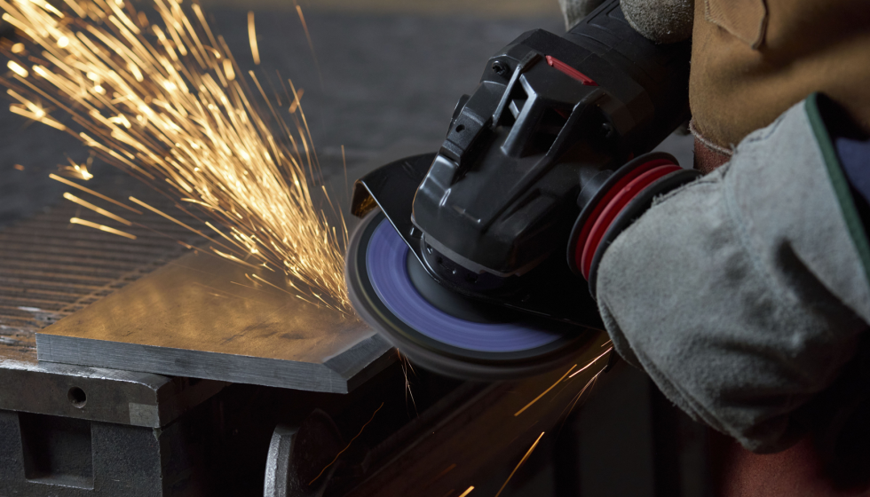 El disco de l�minas 3M Cubitron 3 1169F es ideal para biselar, desbarbar, lijar soldaduras y trabajar en bordes y contornos. Foto: 3M...