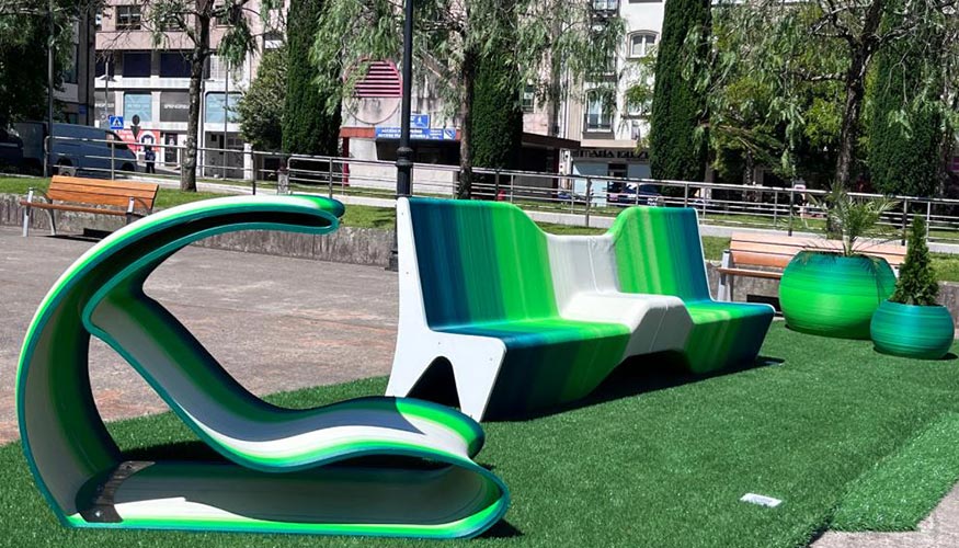 Esta semana presenta en Pontevedra mobiliario urbano fabricado con materiales biobasados