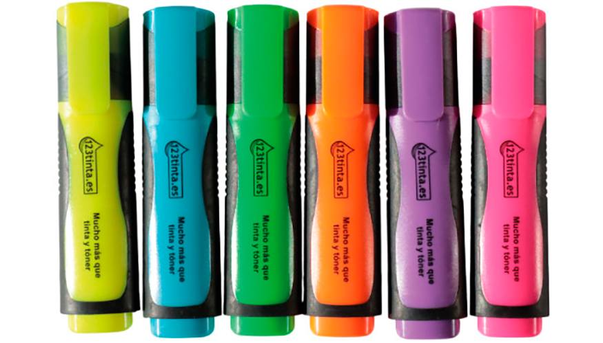 Subrayadores de distintos colores utilizados como apoyo visual para organizar contenidos...