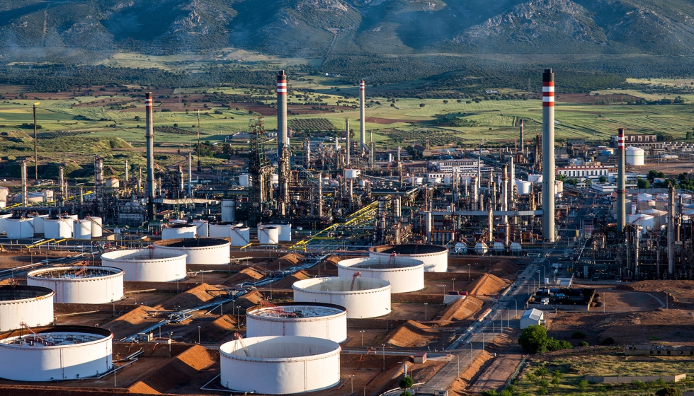 Complejo industrial de Repsol en Puertollano