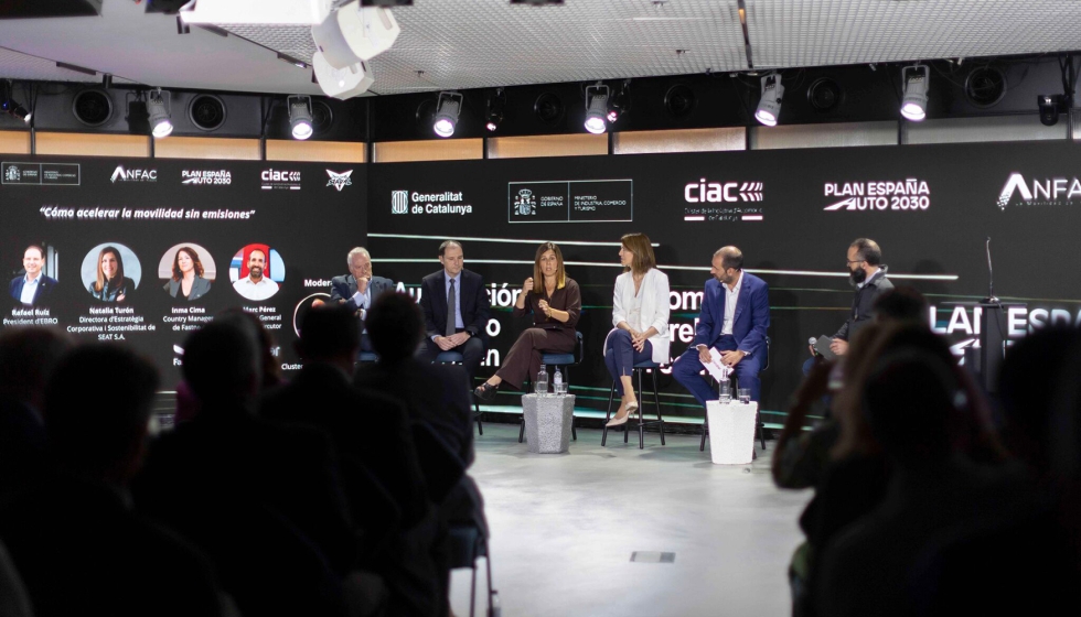 Segunda mesa de debate: �C�mo acelerar la movilidad sin emisiones�