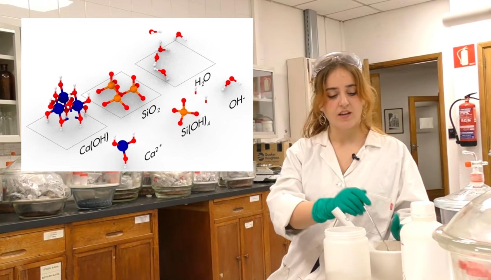 Alicia Rojo, ganadora del primer premio, en el v�deo �Cemento del futuro�