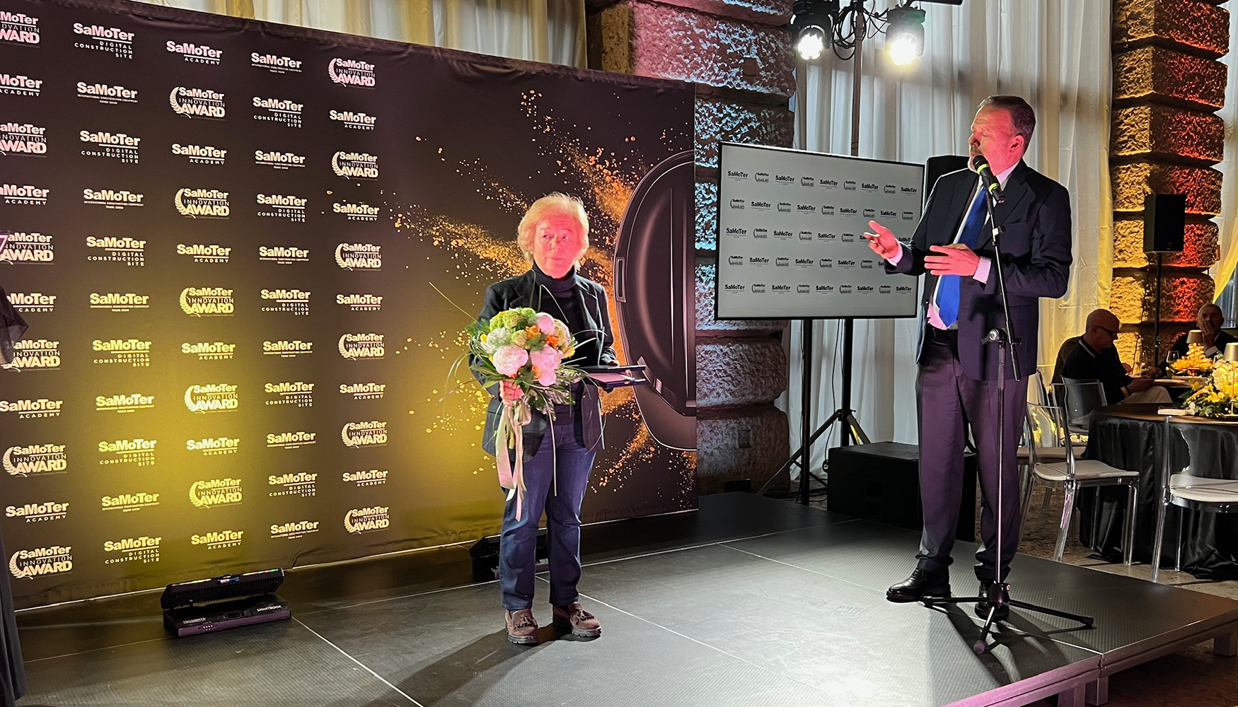 Entrega del 'Premio del liderazgo femenino' del sector de la construcci�n a Giacomina Venieri