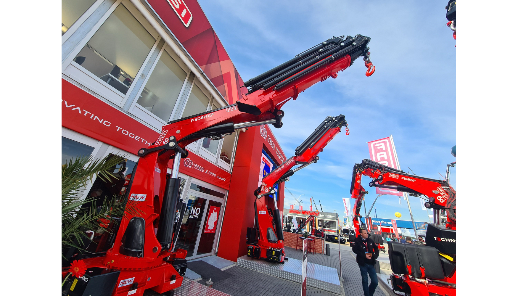 El nuevo modelo incorpora importantes innovaciones estructurales y electr�nicas propias de la familia TECHNO
