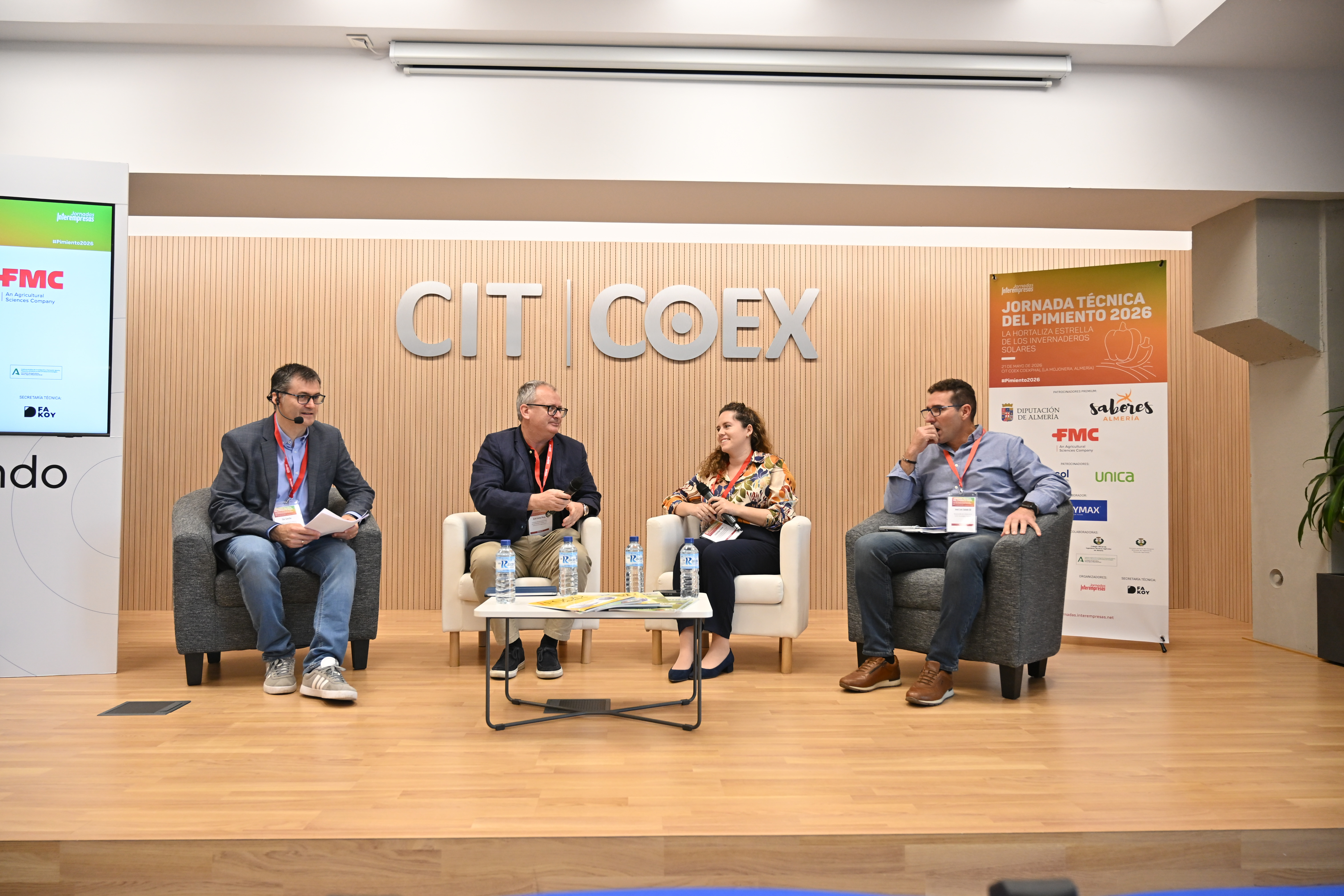 De izquierda a derecha, Elio Sancho (Interempresas), Juan Carlos P�rez Mesa (Coexphal y UAL)...