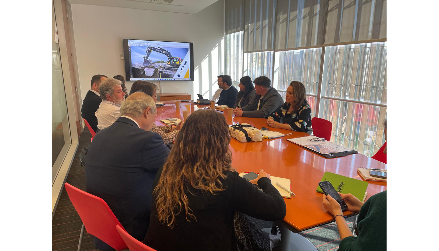 Reuni�n en las instalaciones de INACAP (Instituto Nacional de Capacitaci�n Profesional)