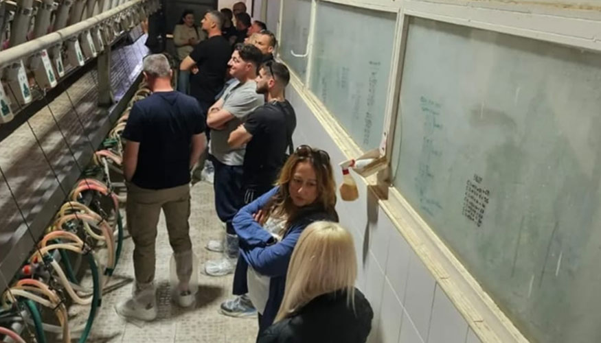 Visita de la delegaci�n griega a una granja de la raza caprina Florida