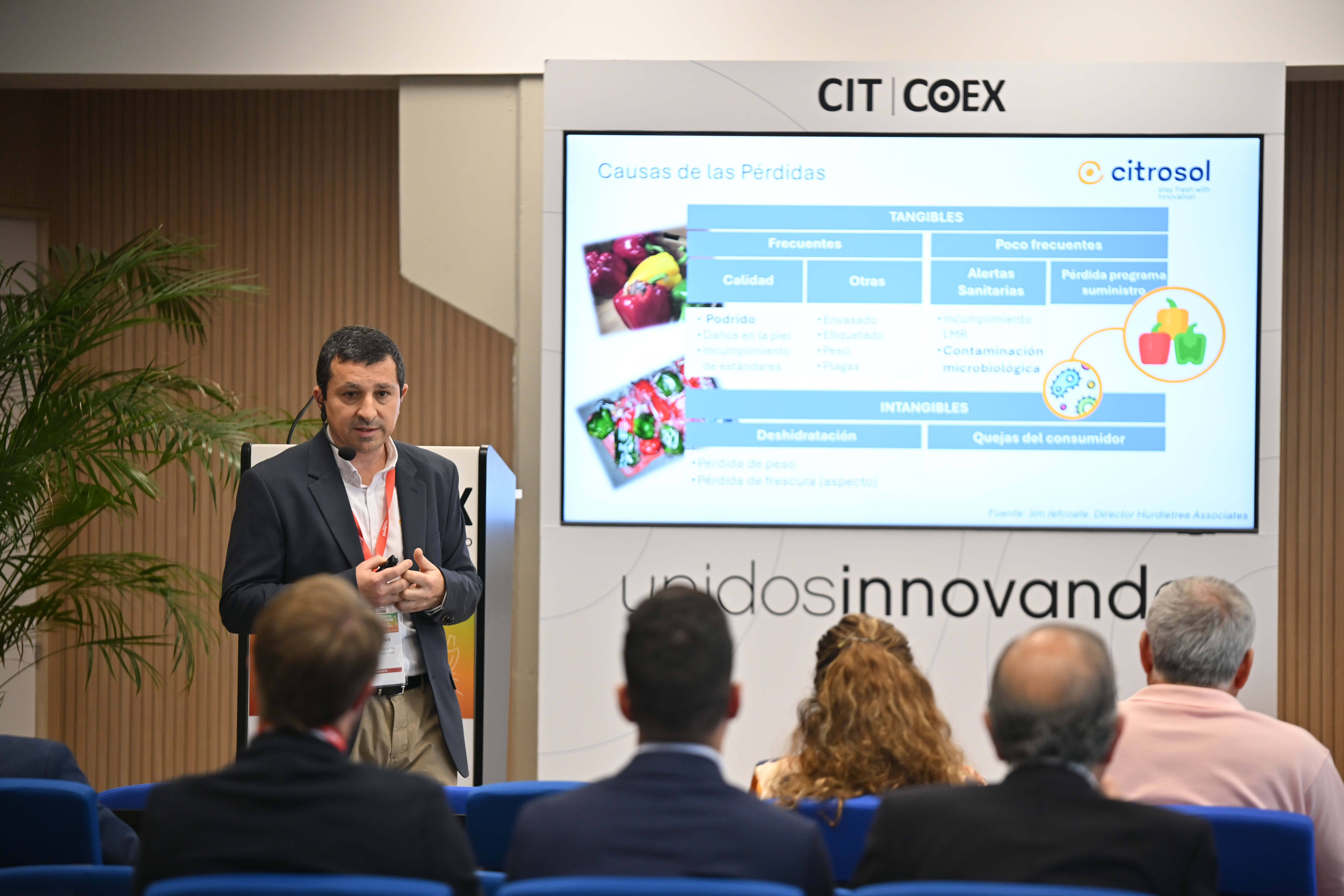 Mart�n Mottura, Manager Postcosecha de Precisi�n de Productos Citrosol, durante su ponencia