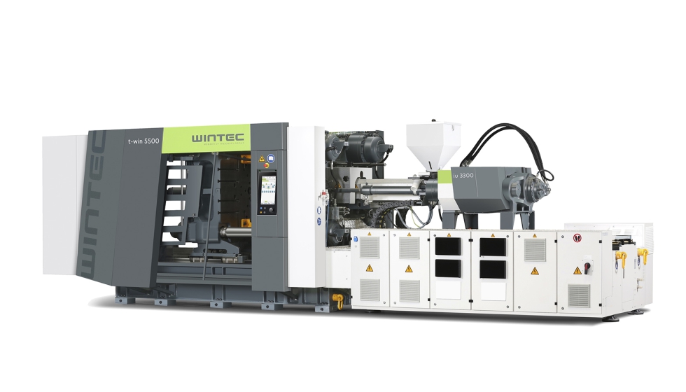 M�quina Wintec t-win 5500 equipada con robot viper 40 para la producci�n automatizada de cajas transparentes de polipropileno...