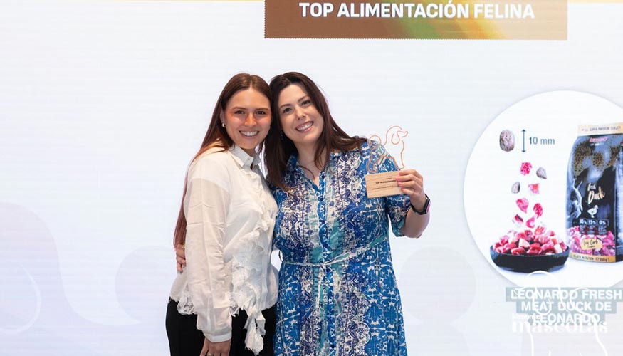 Marta Babot, responsable de Marketing y Atenci�n al Cliente de Leonardo Espa�a, y Meritxell Mor�n, coordinadora comercial de Interempresas Mascotas...