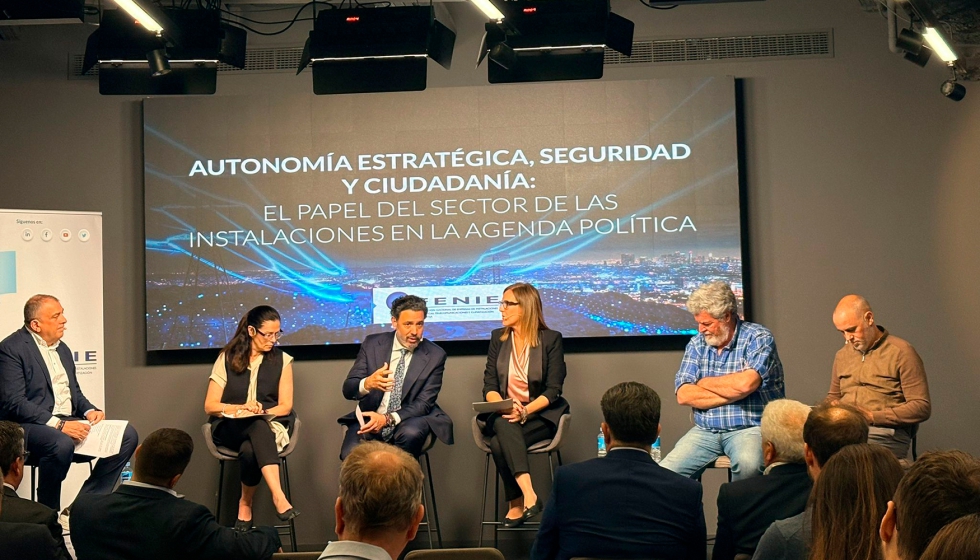 Cuarta mesa redonda: 'Autonom�a Estrat�gica, Seguridad y Ciudadan�a: El papel del sector de las instalaciones en la agenda pol�tica'...