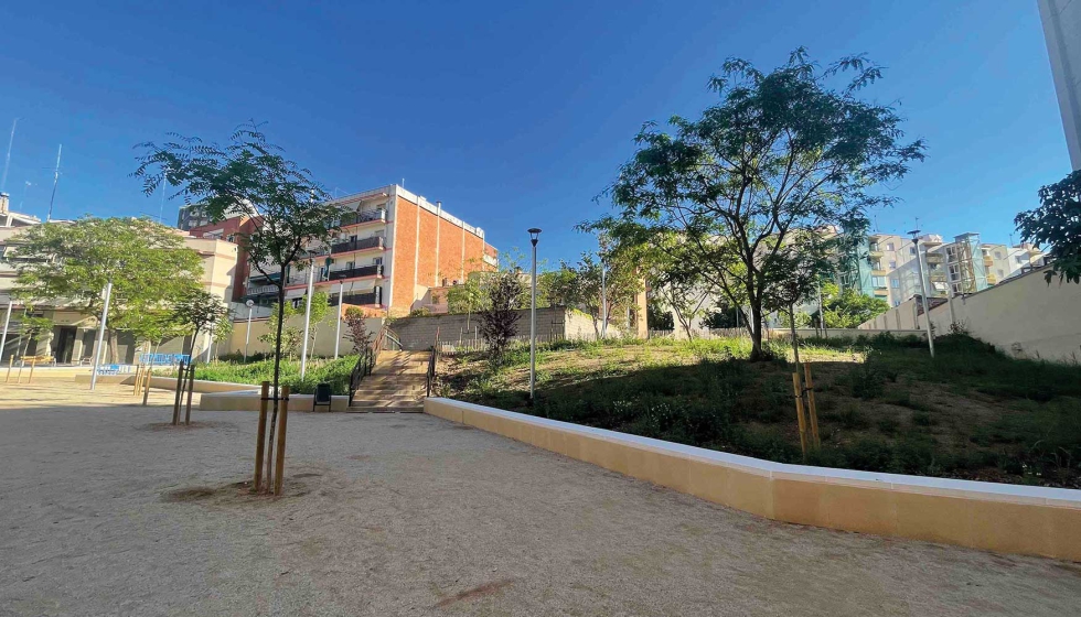 Imagen del renaturalizado espacio que conecta los barrios de Mol� Nou y Ciutat Cooperativa en Sant Boi de Llobregat y que ha contado con la...