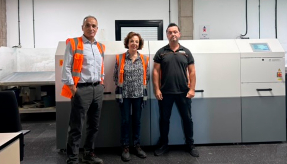 De izquierda a derecha, Nazario Hern�ndez, director t�cnico; Mercedes Fern�ndez, directora de Producci�n; y Miguel Fari�a...