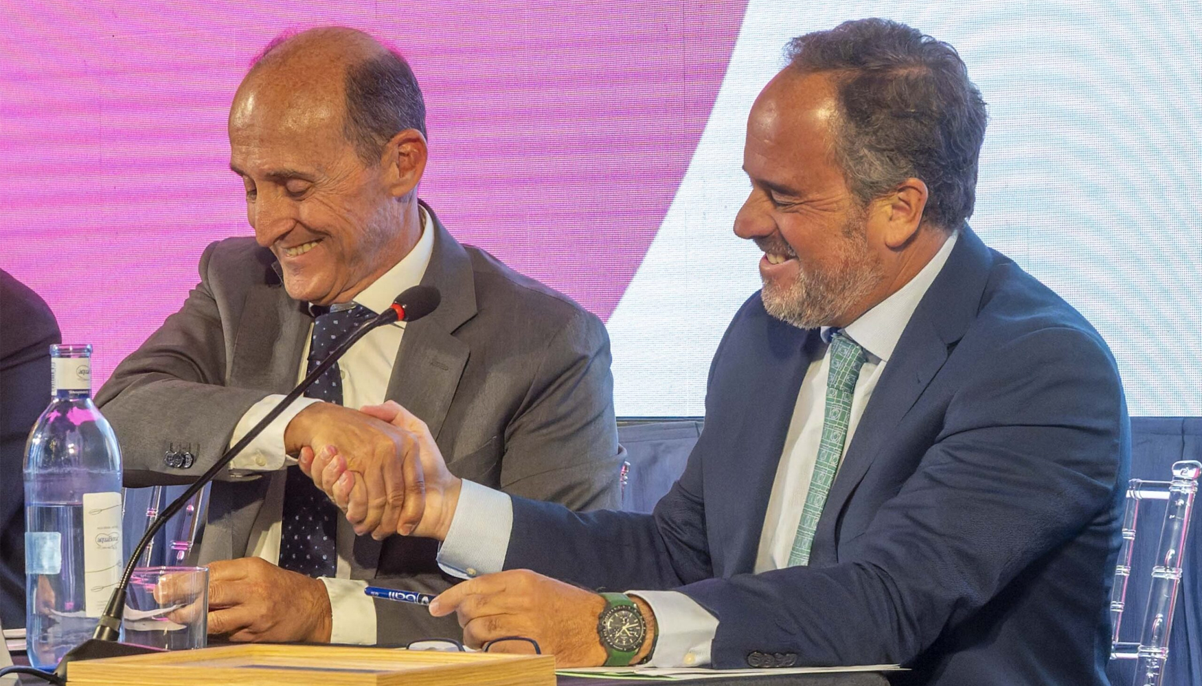 Francisco Perell� da el relevo al nuevo presidente de Asefapi, Manuel Framis