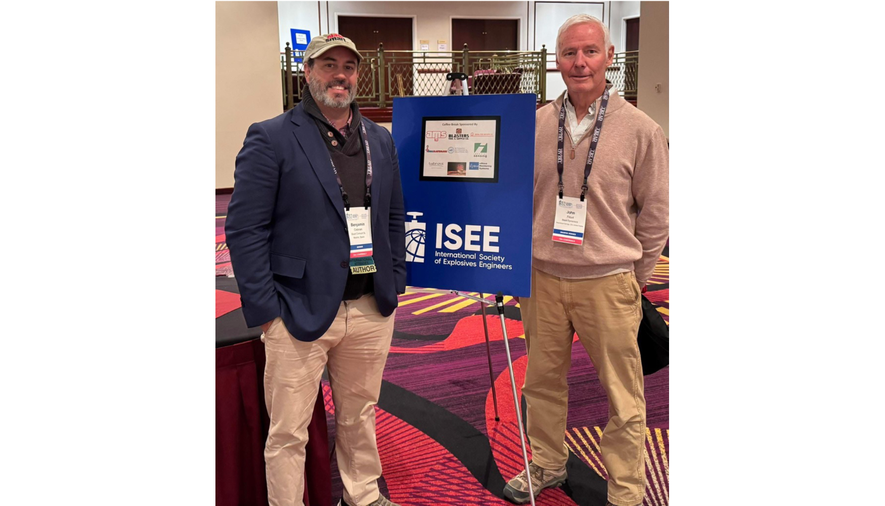 Benjam�n Cebri�n con su amigo y mentor, John Floyd, en el Congreso Anual de ingenieros de Explosivos en Estados Unidos