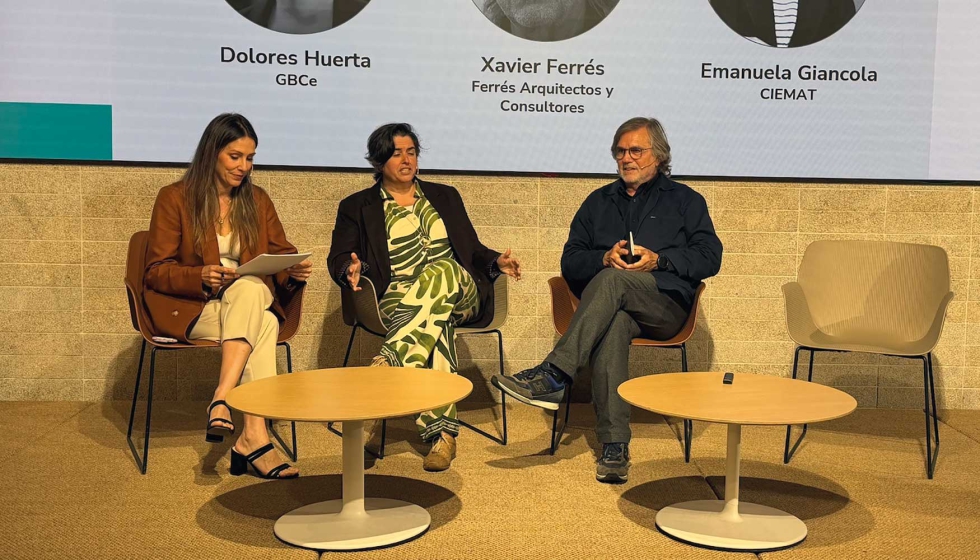 Dolores Huerta, en el centro de la imagen, y Xavier Ferr�s