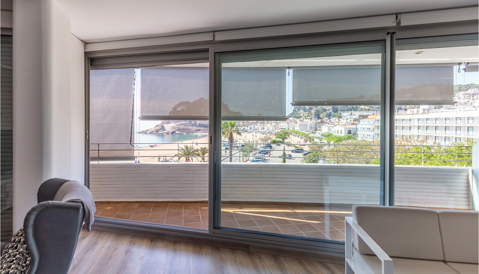 La intercepci�n precoz del calor reduce el factor solar de la ventana y permite una disminuci�n de la temperatura interior de hasta 5-7 grados en los...