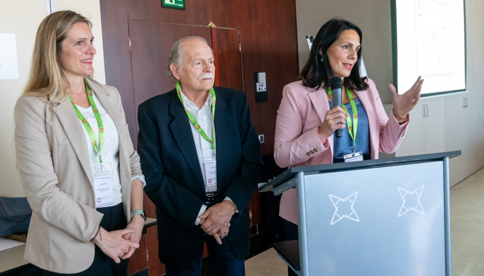 Alba, Joan y Gemma Puig recibieron el homenaje del Gremi por el 75� aniversario de su establecimiento