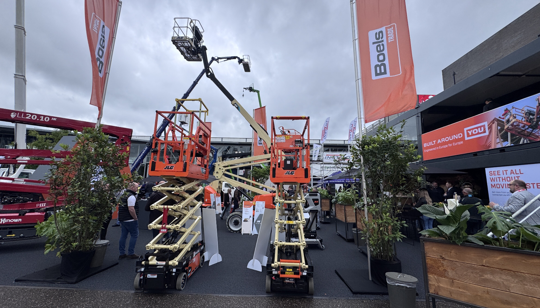 Plataformas elevadoras de tijera el�ctricas compactas JLG