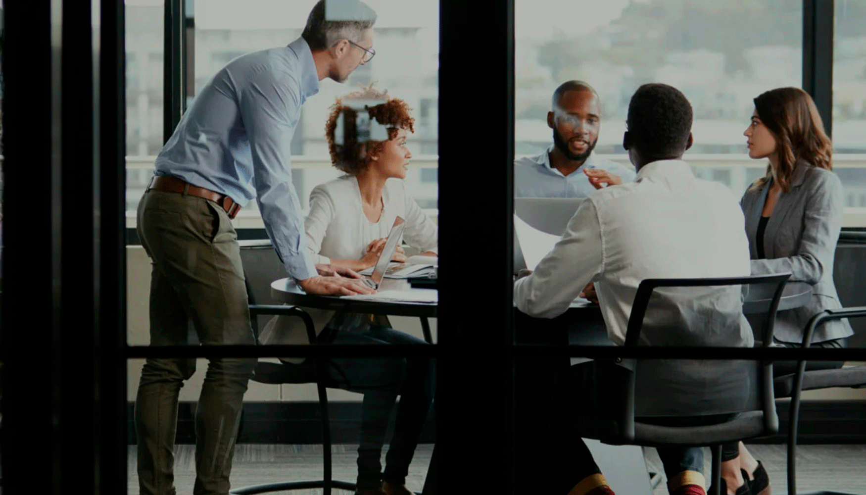 Alrededor de dos tercios de los profesionales creen que esta tecnolog�a determinar� el lugar y el momento �ptimos para colaborar...