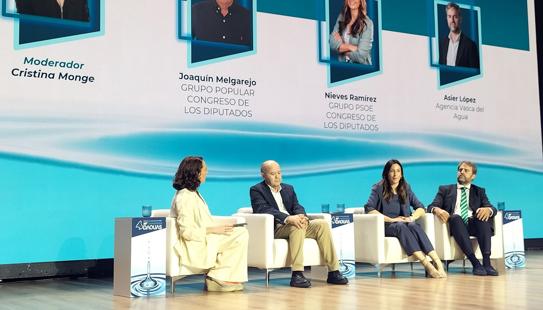 Los ponentes subrayaron que el agua urbana requiere una respuesta coordinada entre administraciones, operadores y empresas...