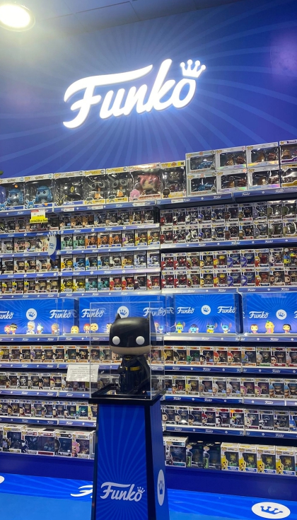 Como en el resto de tiendas Juguettos, en Luz del Tajo tambi�n cuentan con un espacio Fan Zone dirigido al p�blico adulto y coleccionista...