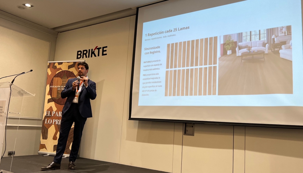 Alberto Teller�a, de Brikte, patrocinador principal del evento, present� Unique...