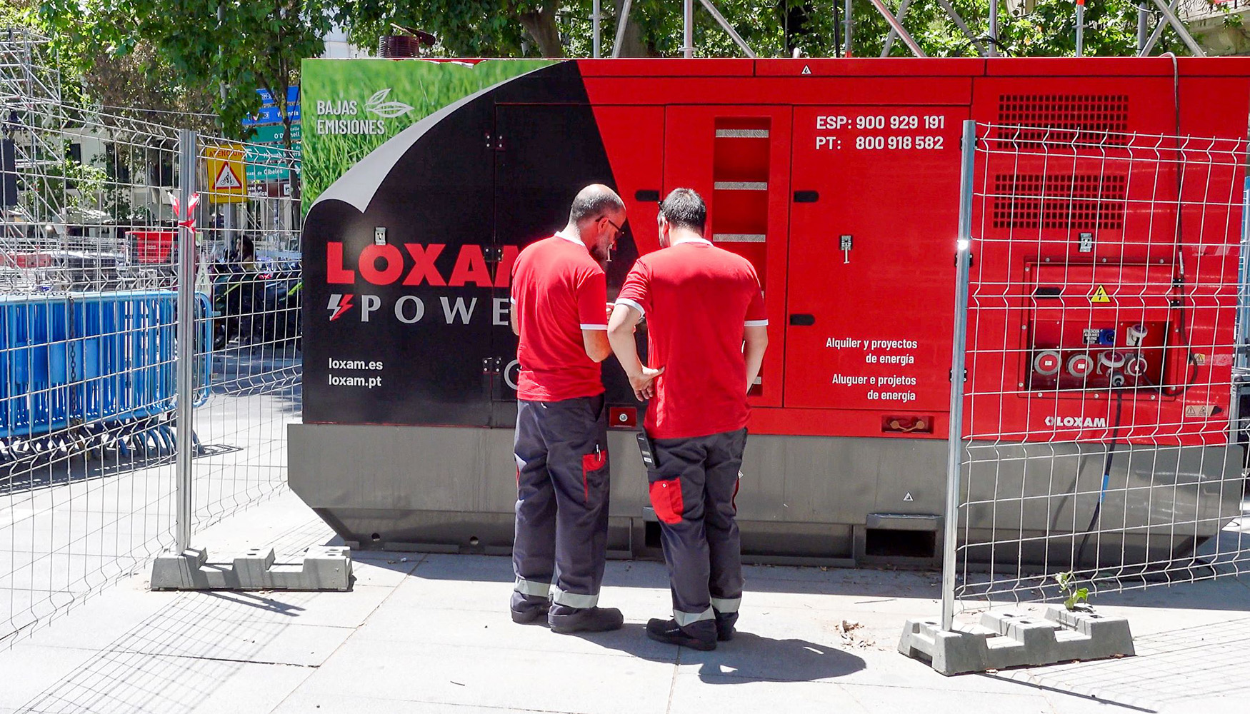 Instalaci�n de un grupo electr�geno para los actos de la visita de Le�n XIV