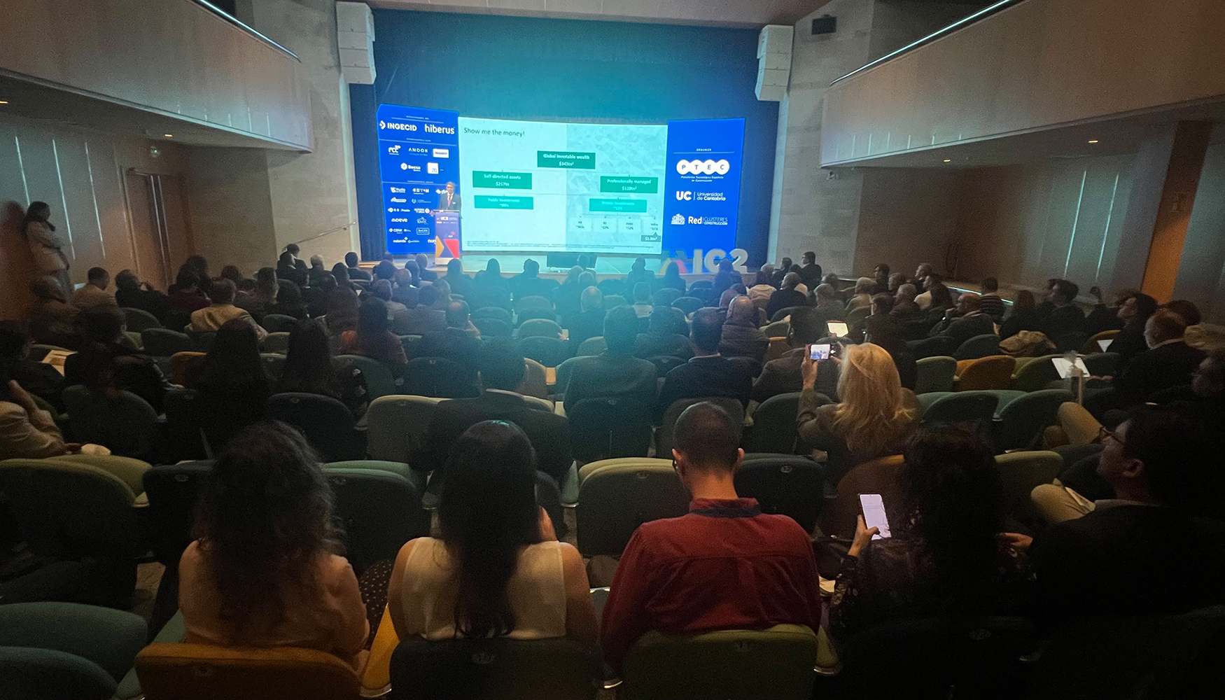 M�s de 500 personas asistieron a la primera edici�n del Congreso Internacional de Innovaci�n en Construcci�n, Edificaci�n...