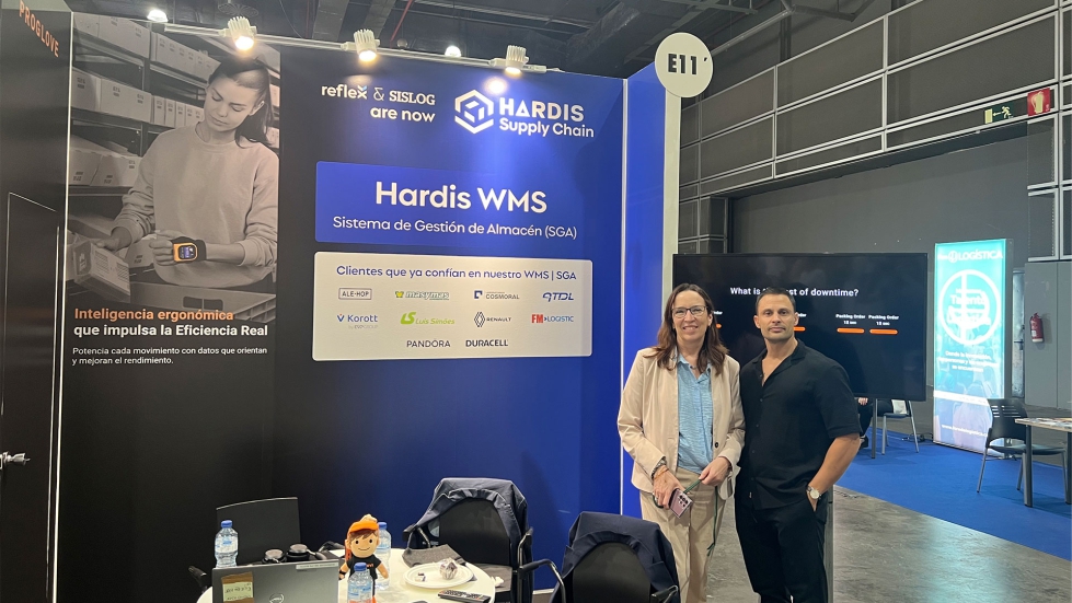 Julia Vilaplana, directora de HARDIS SISLOG WMS (by Hardis Supply Chain), y Carlos Miguel Prieto...