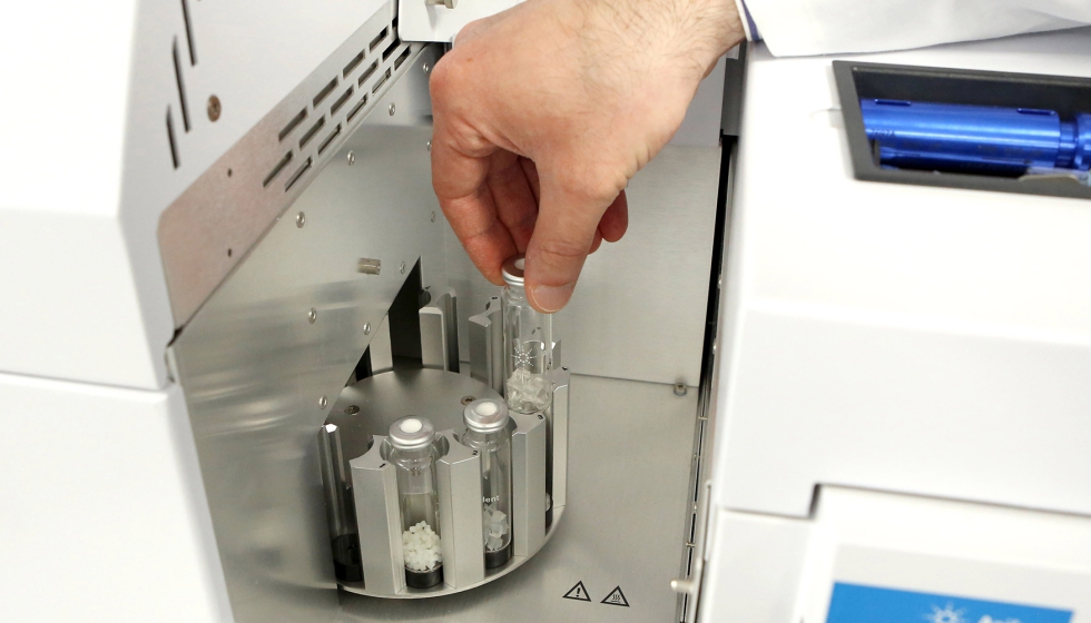 Los nuevos modelos de la gama X Comb ofrecen secado de tecnopol�meros con un dise�o compacto y capacidades de hasta 60 kg/h...