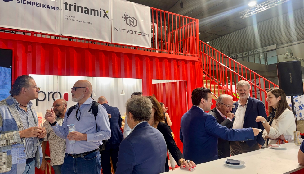 El encuentro organizado por Promak durante Equiplast sirvi� para conmemorar sus cinco a�os de trayectoria y reforzar los v�nculos con colaboradores y...
