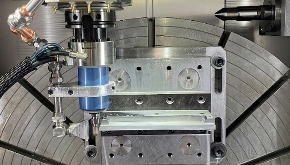 Figura 3. Montaje experimental en la m�quina Hermle C52U MT para ensayos de mecanizado superabrasivo de aluminio