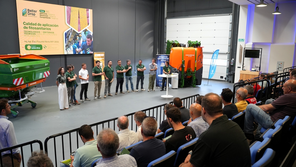 Presentaci�n oficial de FULLTEC DRONE en Villamart�n de Campos (Palencia)