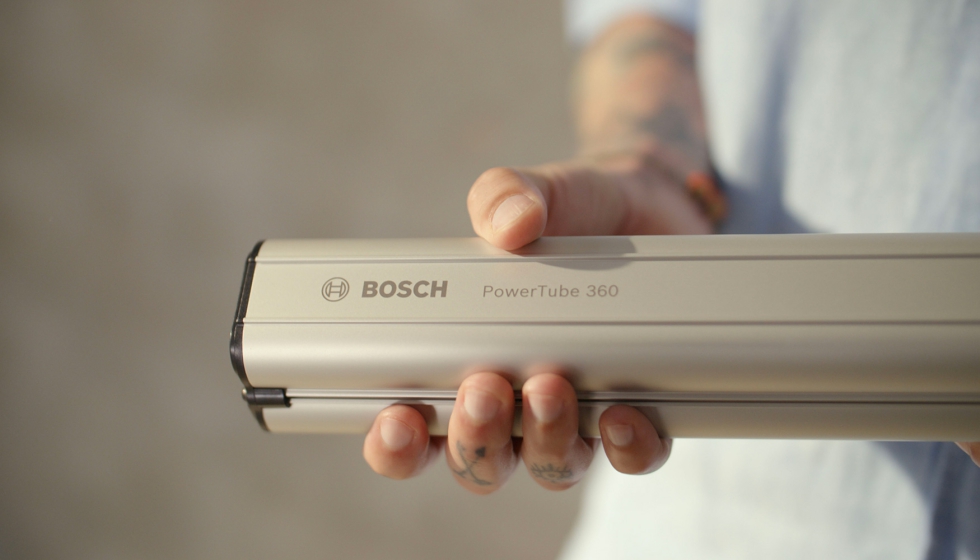 En l�nea con el dise�o minimalista de Hub Line, Bosch eBike Systems presenta PowerTube 360, la bater�a m�s delgada del smart system hasta la fecha...