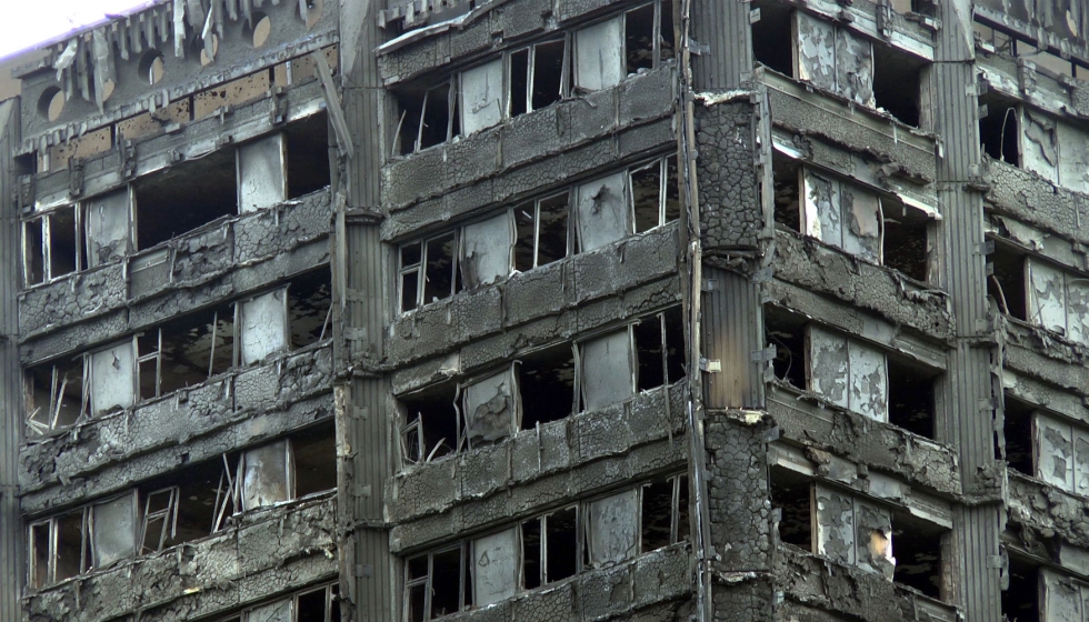 En la rehabilitaci�n de las fachadas torre Grenfell, de Londres, se emplearon materiales combustibles...
