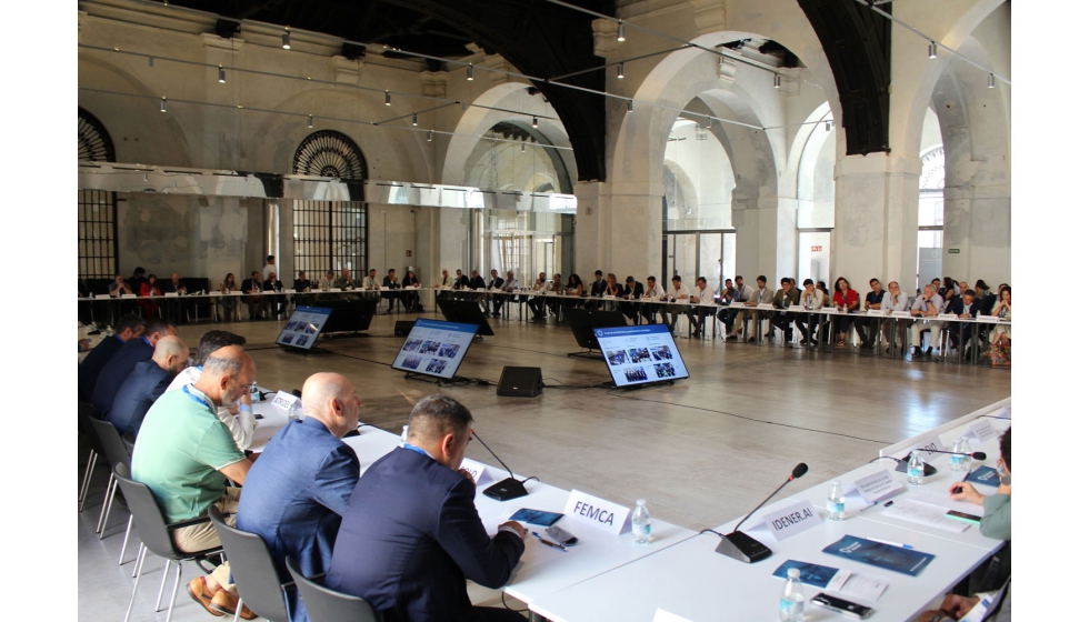 Las empresas participantes coincidieron en la necesidad de reforzar la colaboraci�n y facilitar el acceso de las pymes a los grandes programas...