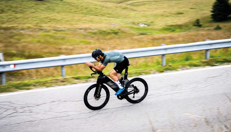 La gama Triathlon Series ha sido desarrollada para responder a las necesidades espec�ficas del pedaleo en posici�n adelantada y sobre acoples...