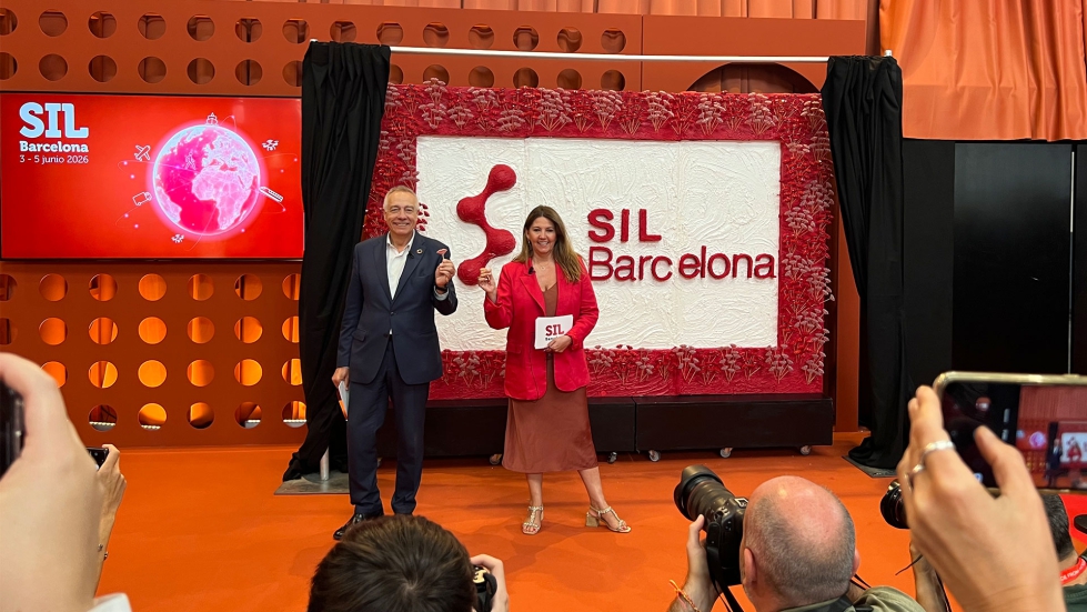 Pere Navarro, presidente ejecutivo del CZFB y el SIL, y Blanca Sorigu�, directora general del CZFB y del SIL
