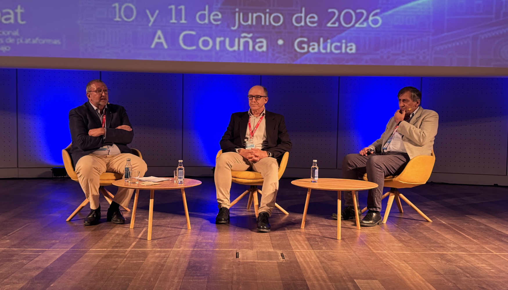 De izquierda a derecha: Alfonso De La Lama-Noriega, secretario general de Anapat, Alfredo Rodr�guez, de Riskia, y Santiago Font, de Riskia...
