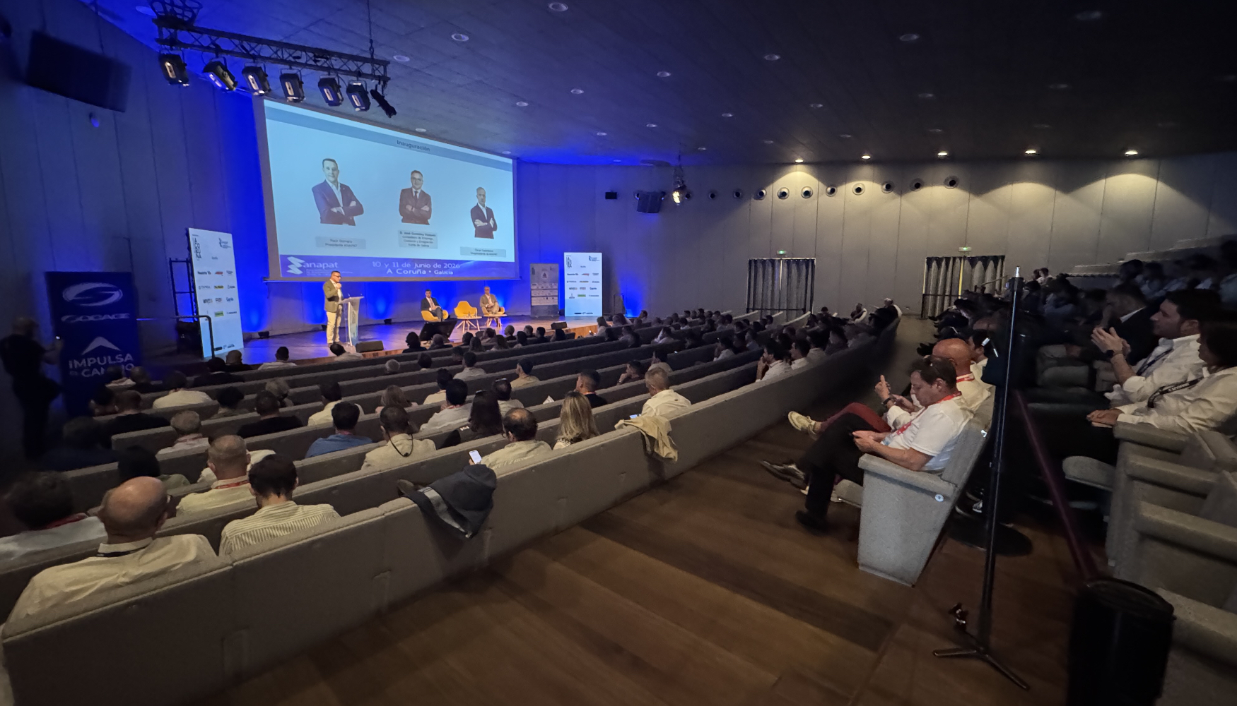 PALEXCO ofreci� a la 32� Convenci�n de Anapat un extraordinario marco en el que exponer las m�quinas de los patrocinadores y donde acoger el gran...