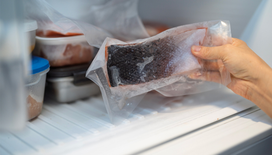 Investigadoras del IDAEA-CSIC comprueban que determinados aditivos presentes en envases alimentarios pueden migrar al pescado durante su...