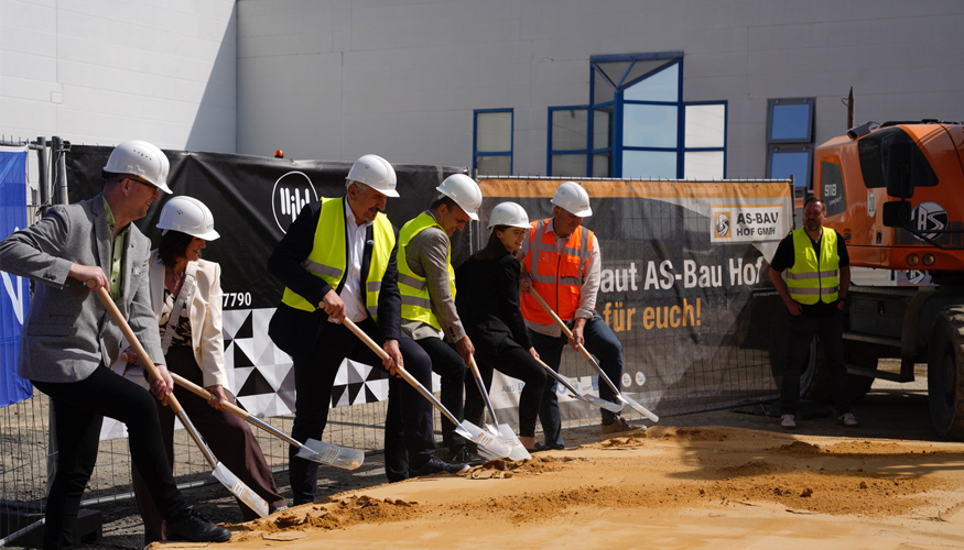 Ceremonia de inicio de la construcci�n de la nueva planta de reciclaje de GEALAN