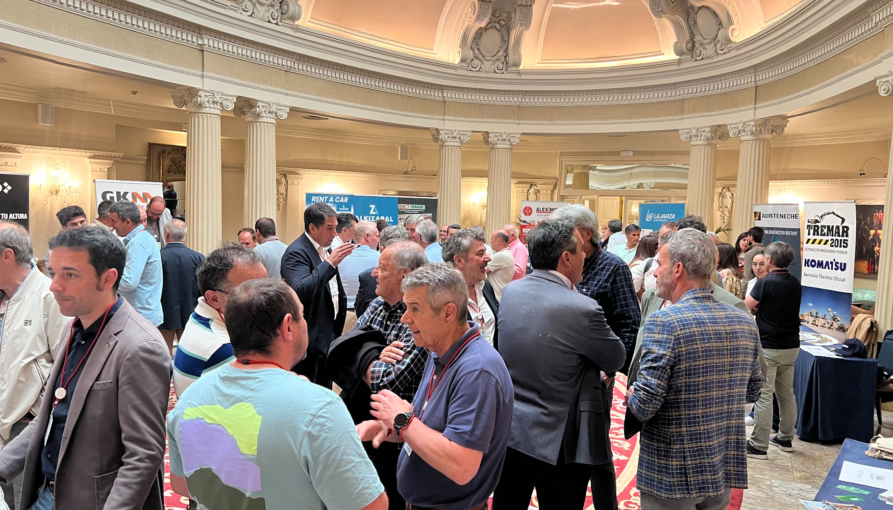 El programa de la Asamblea tambi�n incluy� momentos para el networking en el siempre elegante marco del Hotel Carlton de Bilbao...