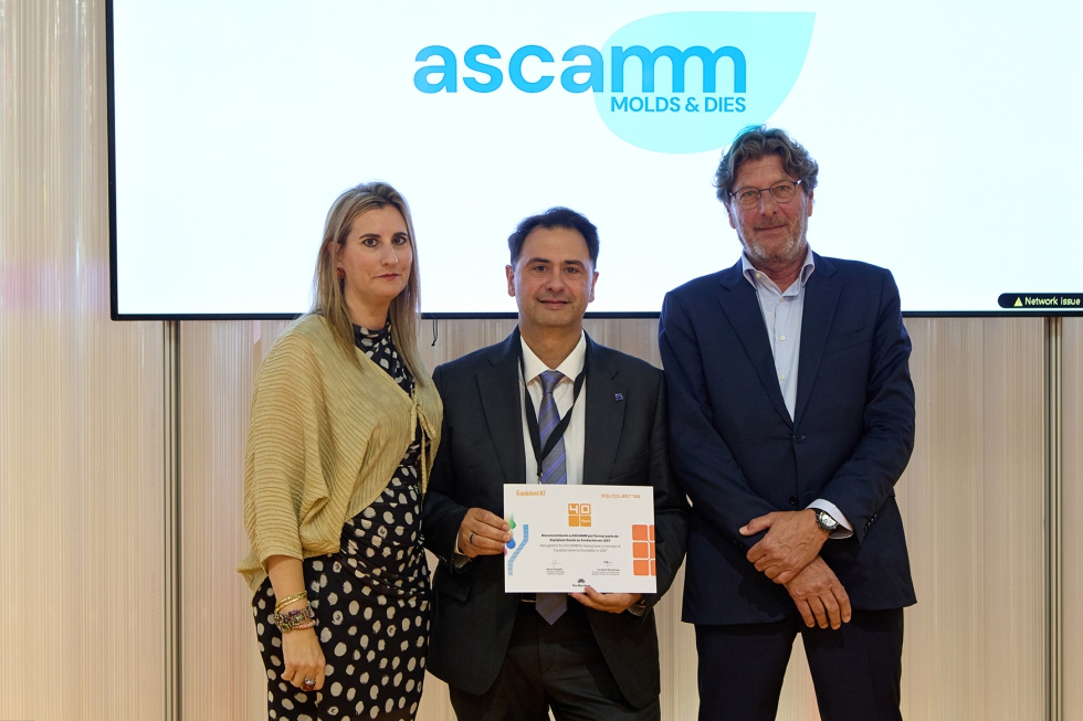 Fira de Barcelona reconoci� a Ascamm con motivo de su 45� aniversario. De izq. a dcha...